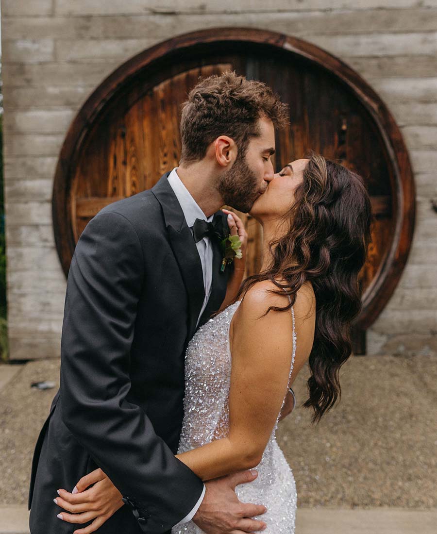 kiss